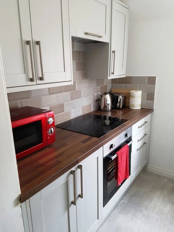 3 Bedroom Apartment Near King's Park