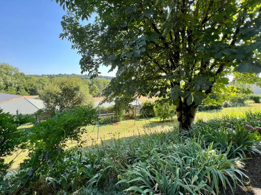SUBLIME VILLA LA BARONNIE aux portes de BRIVE !