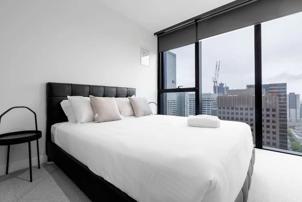 Luxury 2bed2bath apt in the Heart of Mel@collins