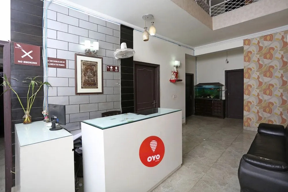 Royal Inn by OYO Rooms