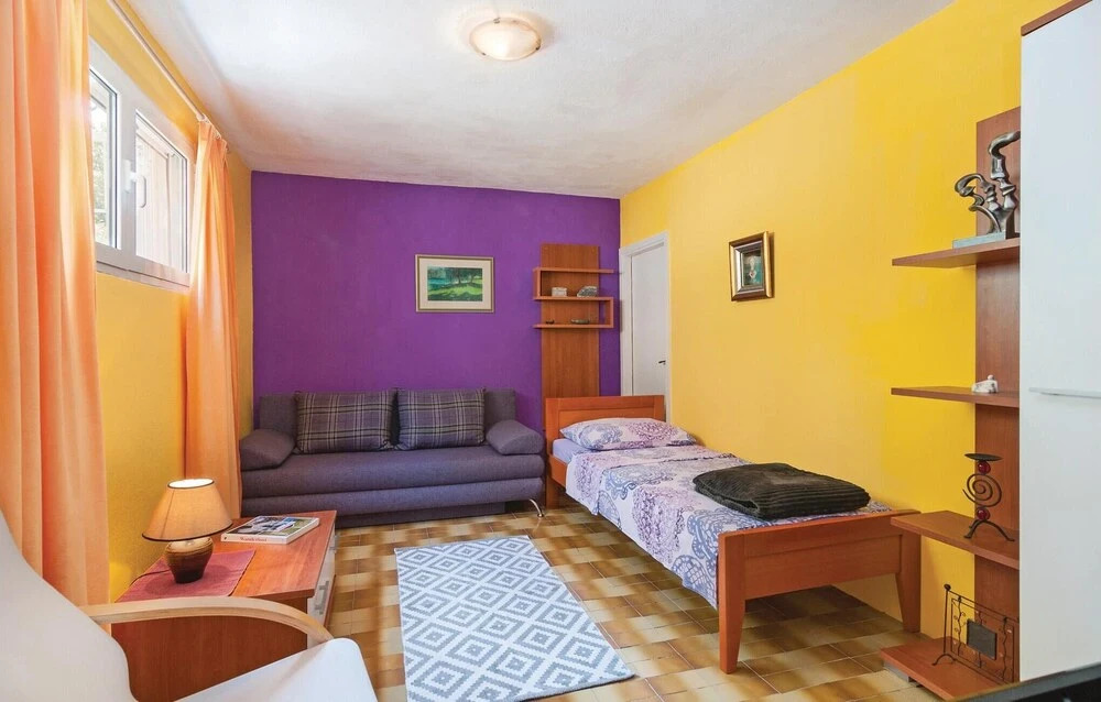Awesome Home in Duce With Wifi and 2 Bedrooms