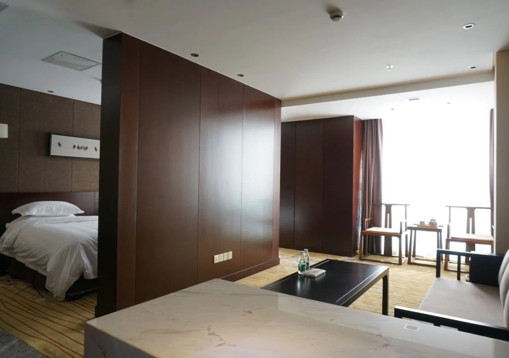 Chengdu Robin Hotel