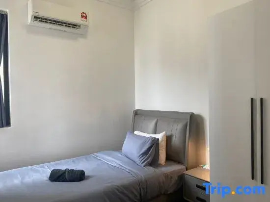 Harmonious Haven - R&F Warm Serviced Apartments in JB - Sea View (24-hr C.Service/ Near SG Customs)