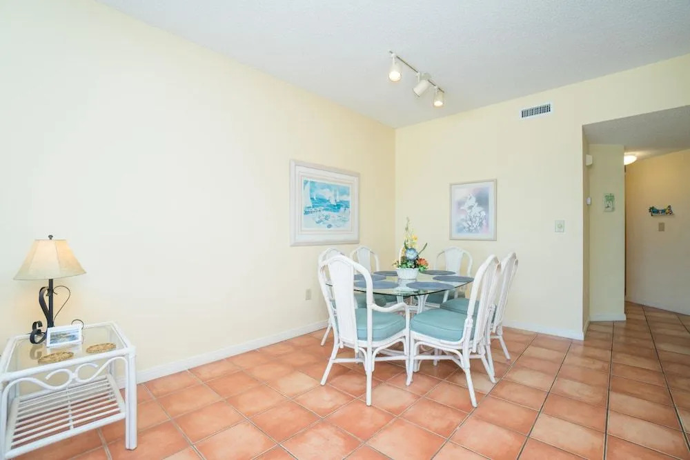 The Palms 202 Apartment 3