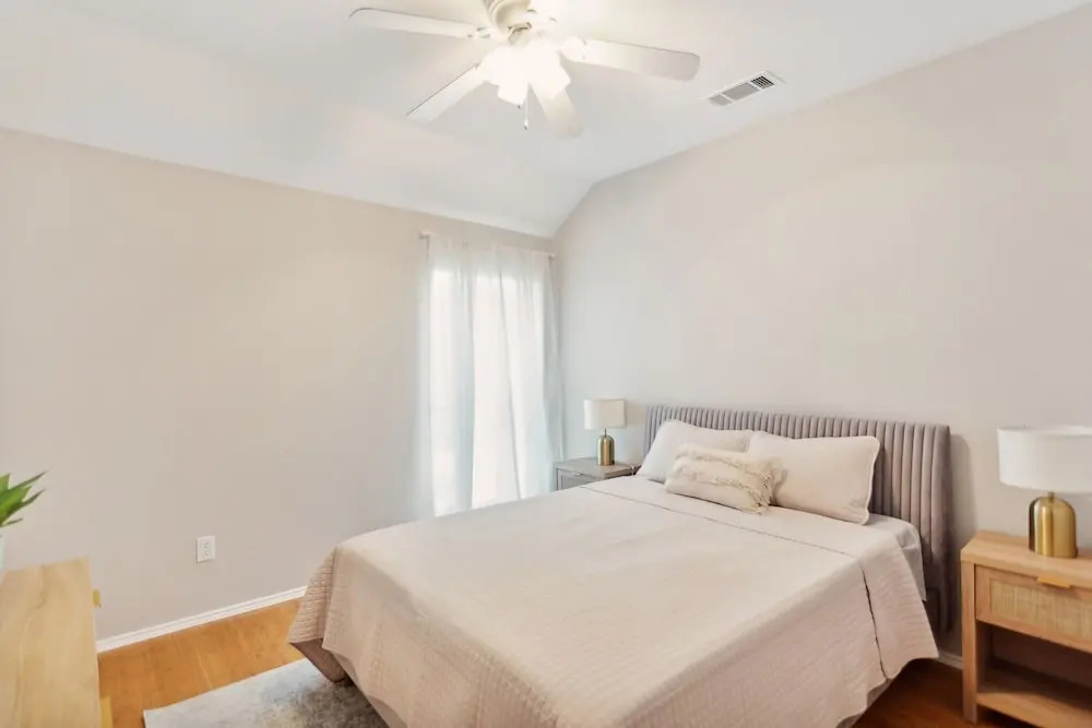 Family Fun Retreat: Pool & Entertainment Haven! 4 Bedroom Home by RedAwning