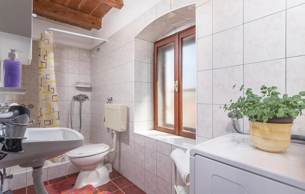 1 Bedroom Stunning Home In Bacva