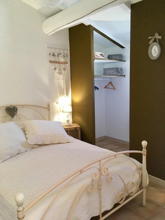 Apartment With one Bedroom in Maussane-les-alpilles, With Pool Access,