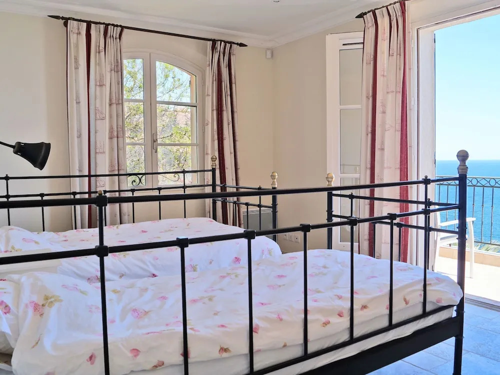 Villa in Anthéor, With Stunning sea Views and Private Swimming Pool