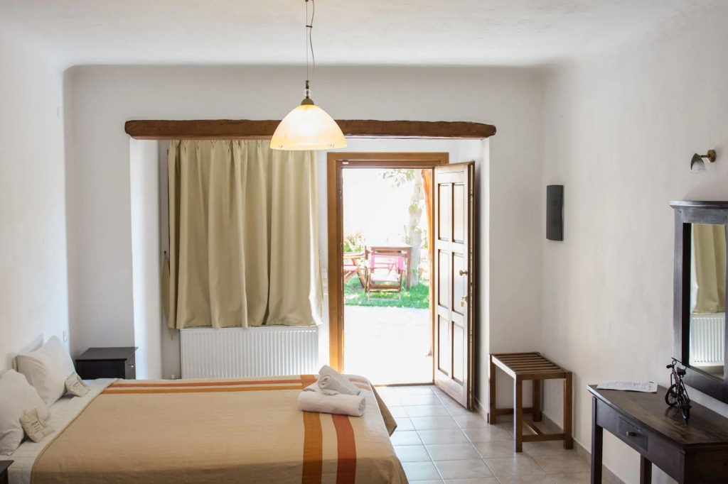 Alkifron Hotel