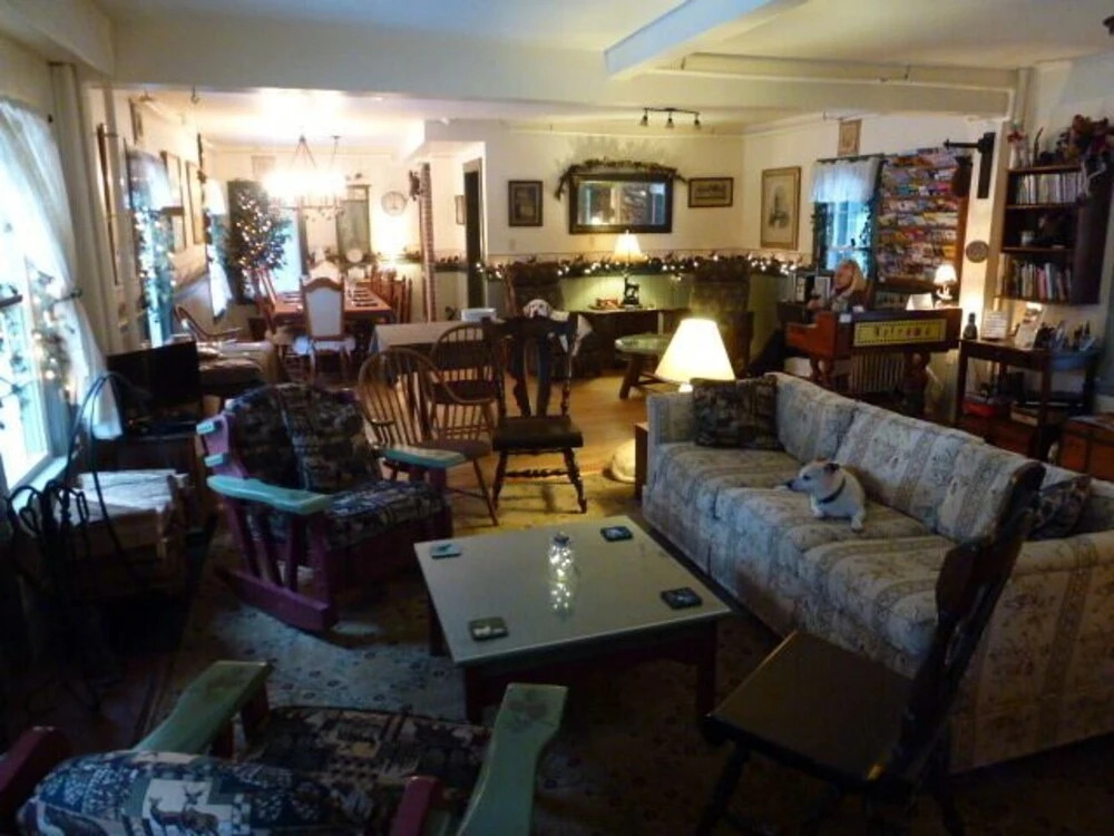Spruce Moose Lodge and Cottages