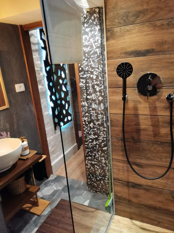 Studio Apartman Black & White Centar Sarajevo free parking