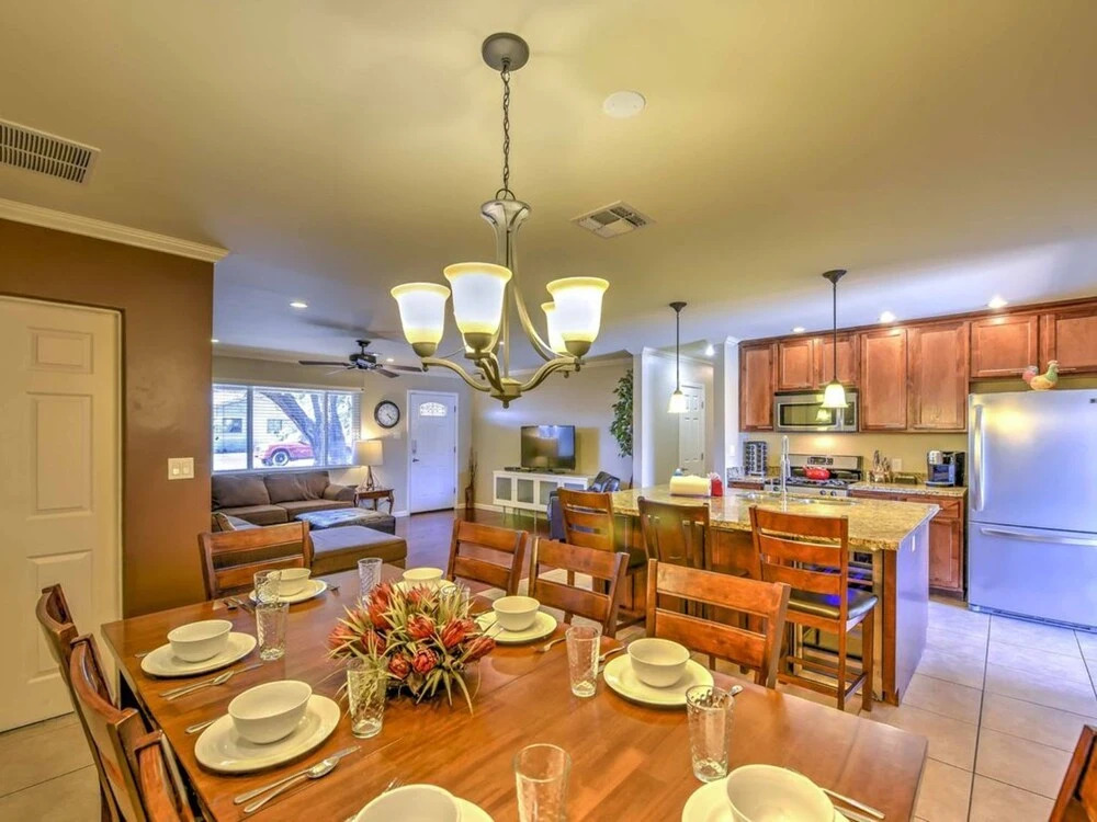 SLS Old Town Diamond Private Renovated Home - Free Heated Pool, Spa, F