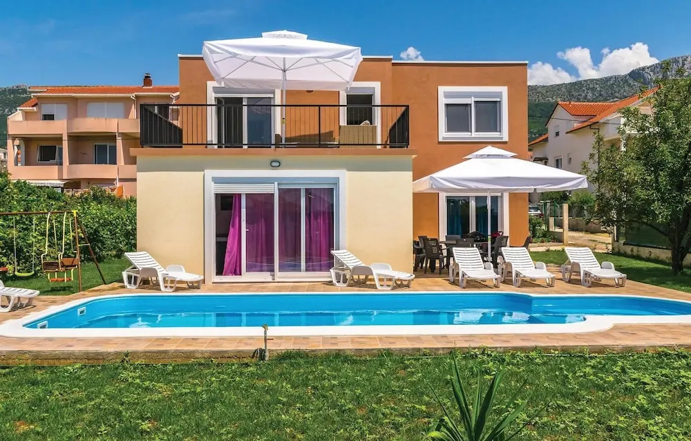 Beautiful Home In Kastel Kambelovac