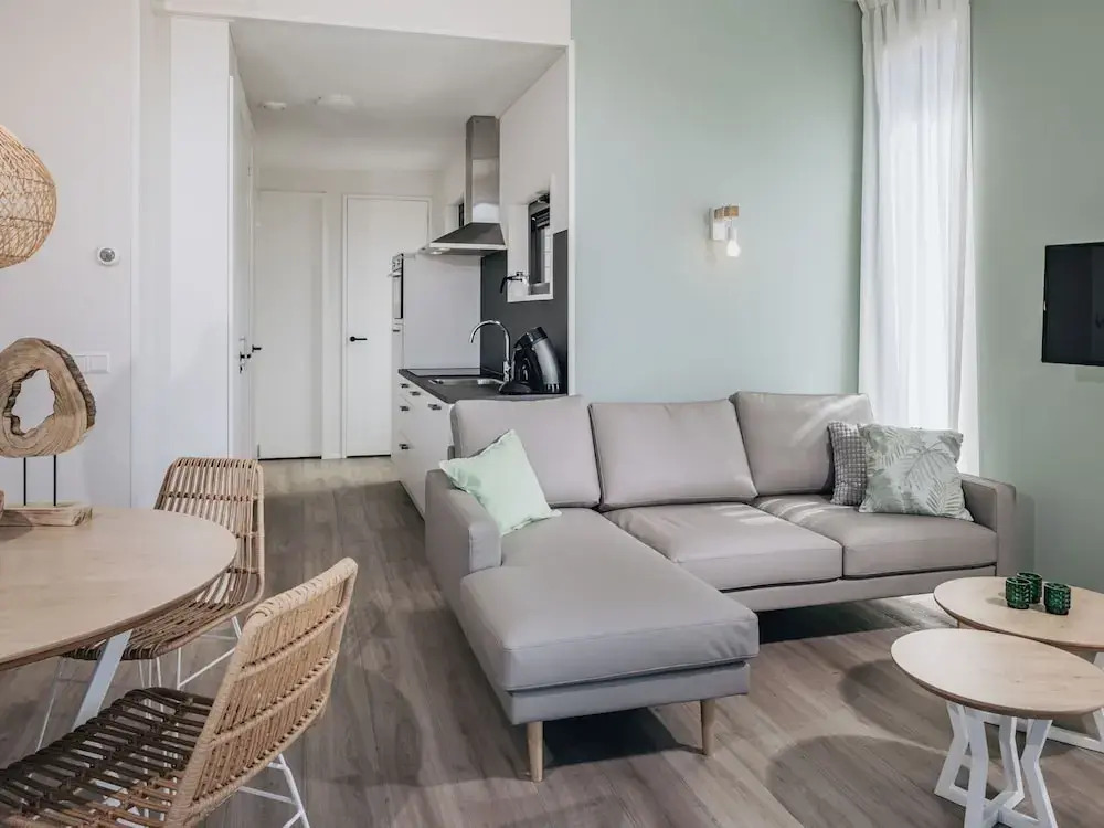 Comfy Lodge with Microwave near Markermeer