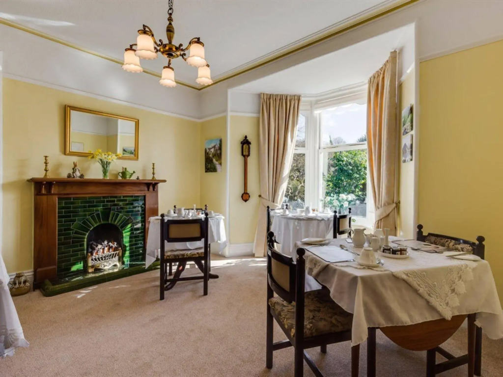 Lindisfarne House - Guest house