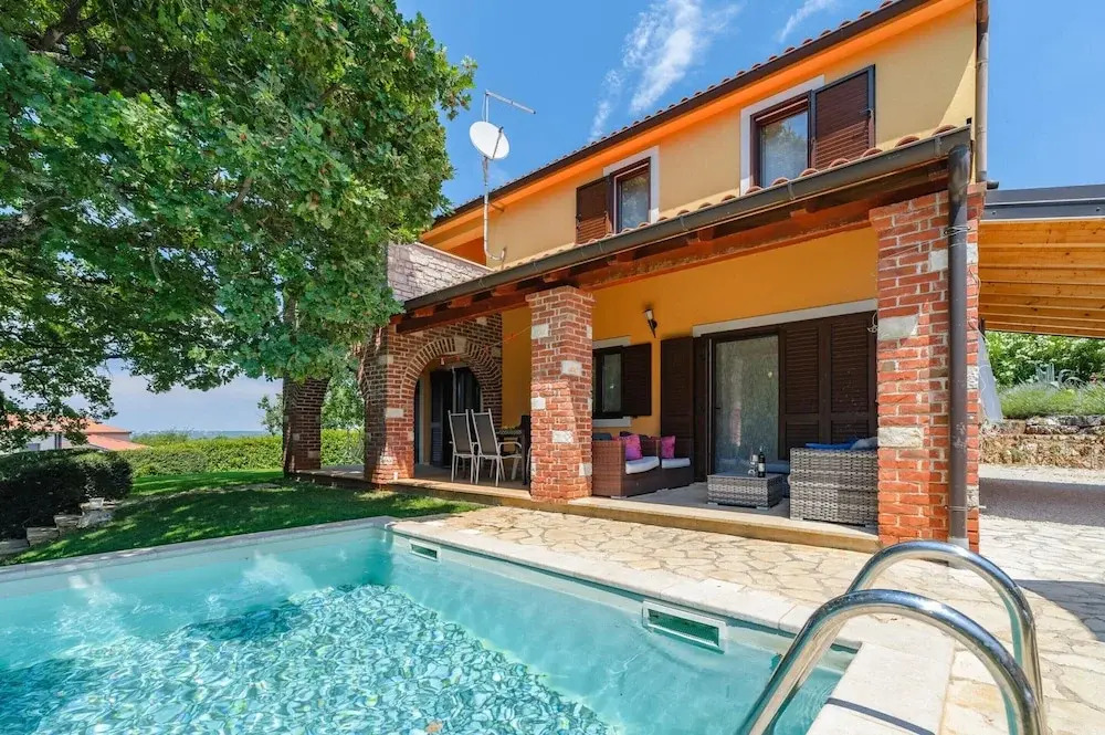 Lovely Villa Near the Beach