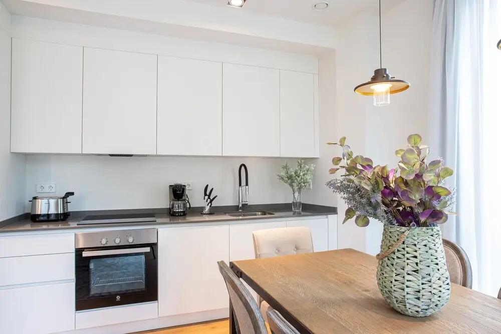 Bright 2 Bd Apartment in Prime Location. Trinidad II