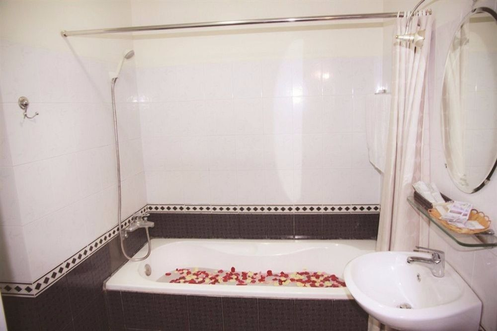 Pha Le Xanh 1 Hotel