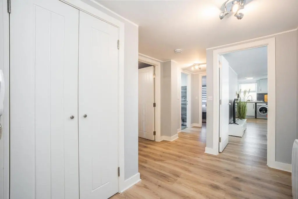 Charming Apartment In Andover Town Centre 55'' 4K Smart TV Netflix