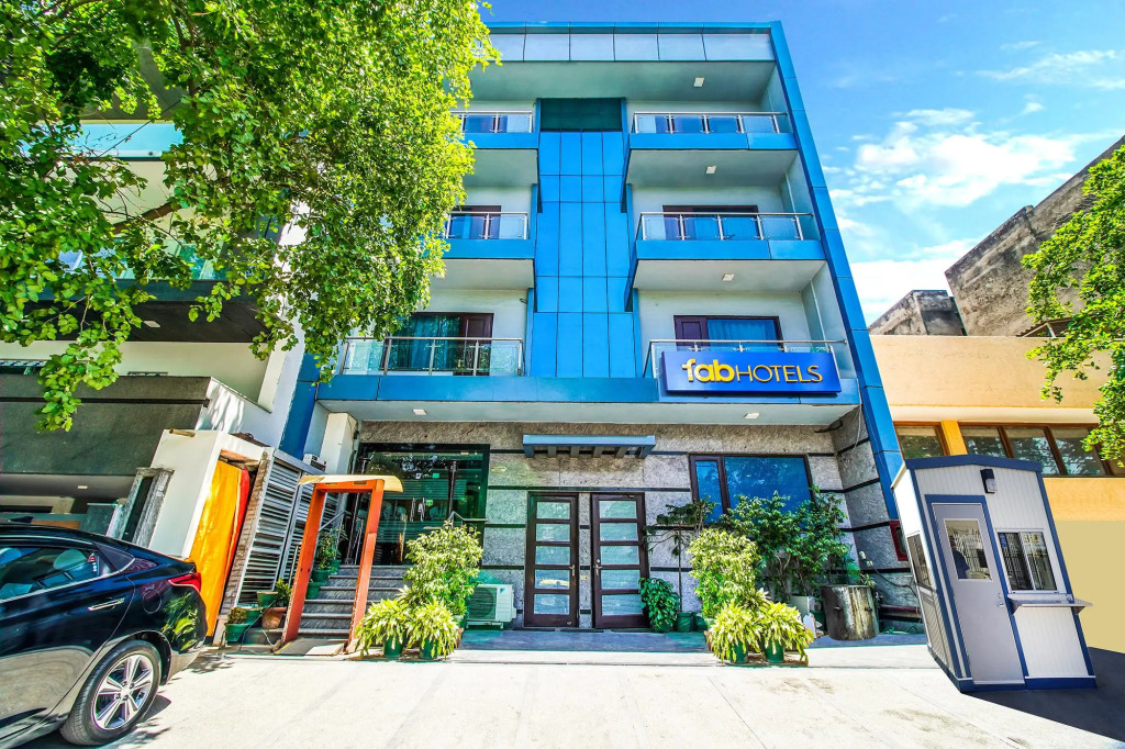 Fabhotel Signature Plaza