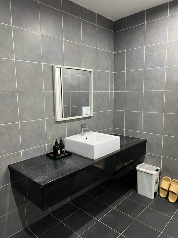 4 bedrooms (private bathroom) Perdana Hill Villa