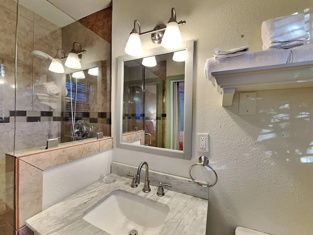 Caprice Cottage - Sun Harbor Cottage #1