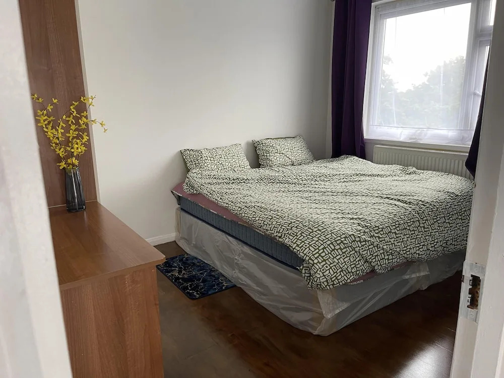Charming 2-bed Apartment in Heathrow First Floor