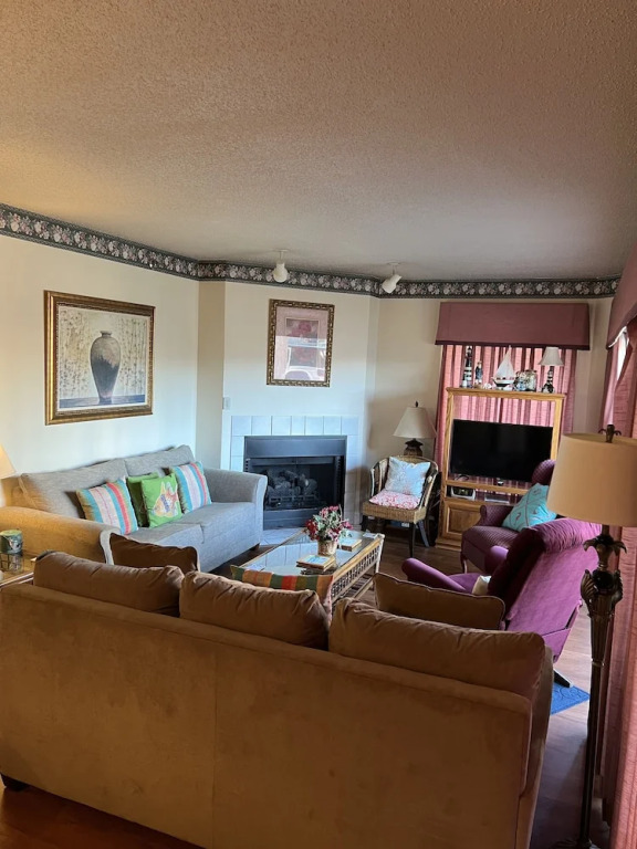 River Place #24 - 3 Br Condo