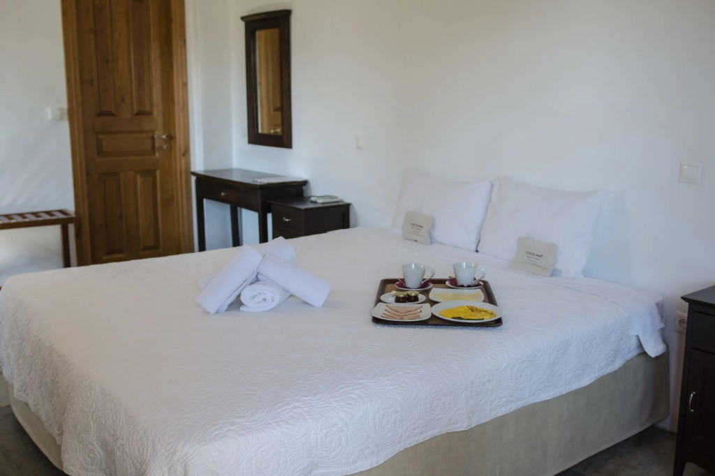 Alkifron Hotel