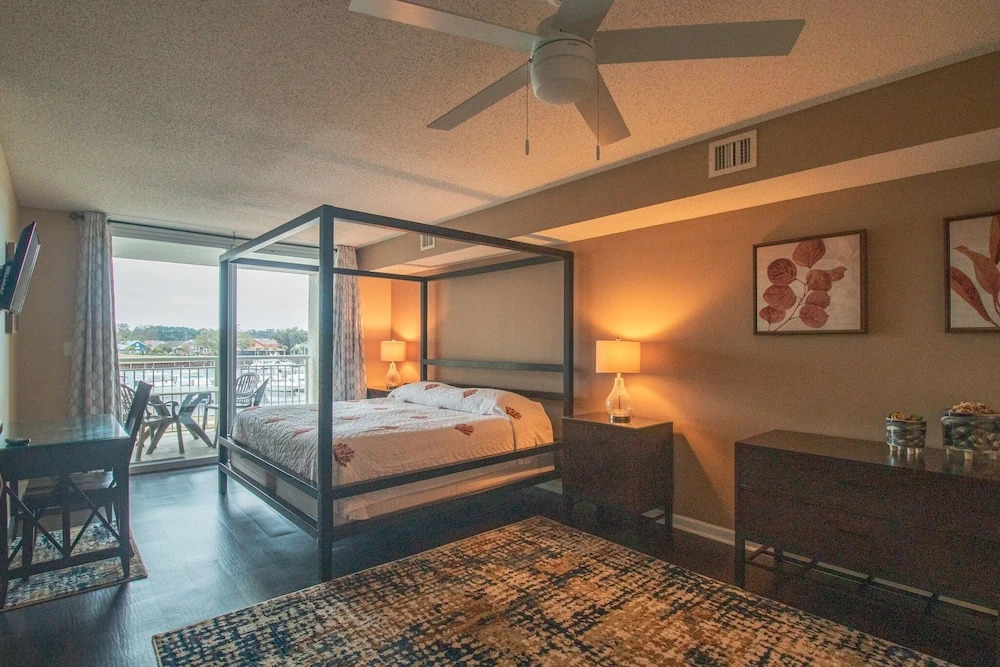 Yacht Club Villas #2-204