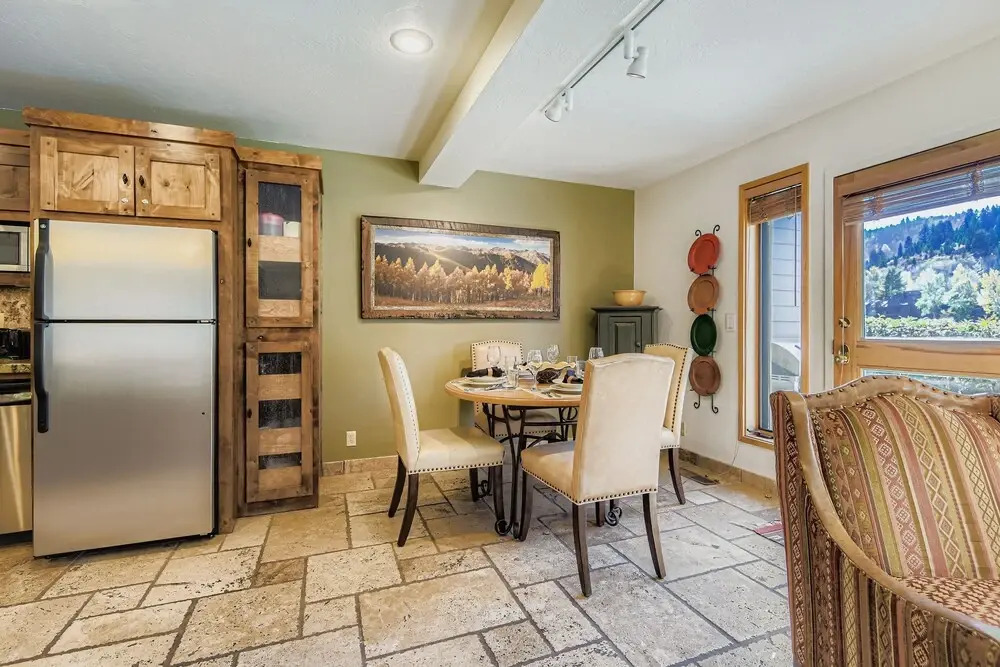 Charming 2br Escape Hot Tub, Bbq & Mountain Comfort 1424 2 Bedroom Condo