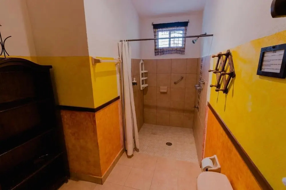 Hacienda Antigua Villa, 50m from sandy Beach
