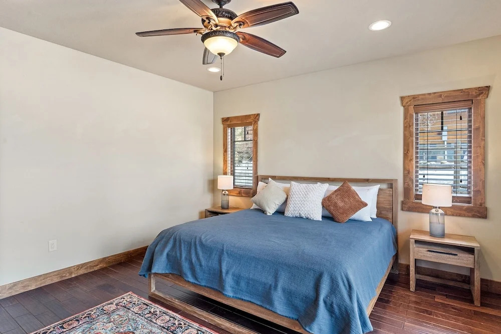 Cherry Drive 4 Bedroom Home by RedAwning
