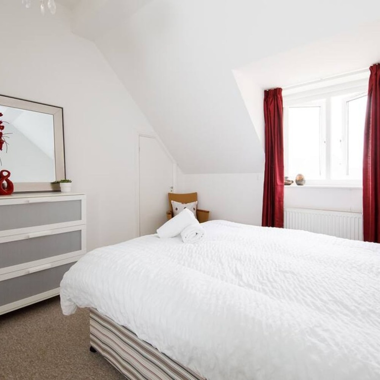 Lovely Selsey Apartment With sea Views Sleeps 4
