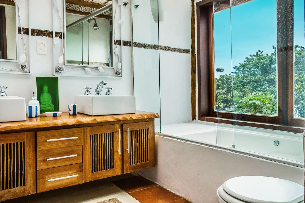 Casa de luxo com piscina e natureza em Ilhabela
