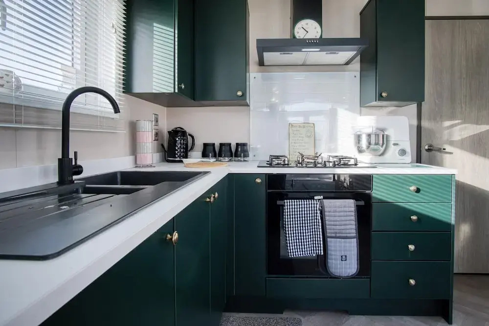 Bumblebee - 2 Bedroom Lodge - Manorbier