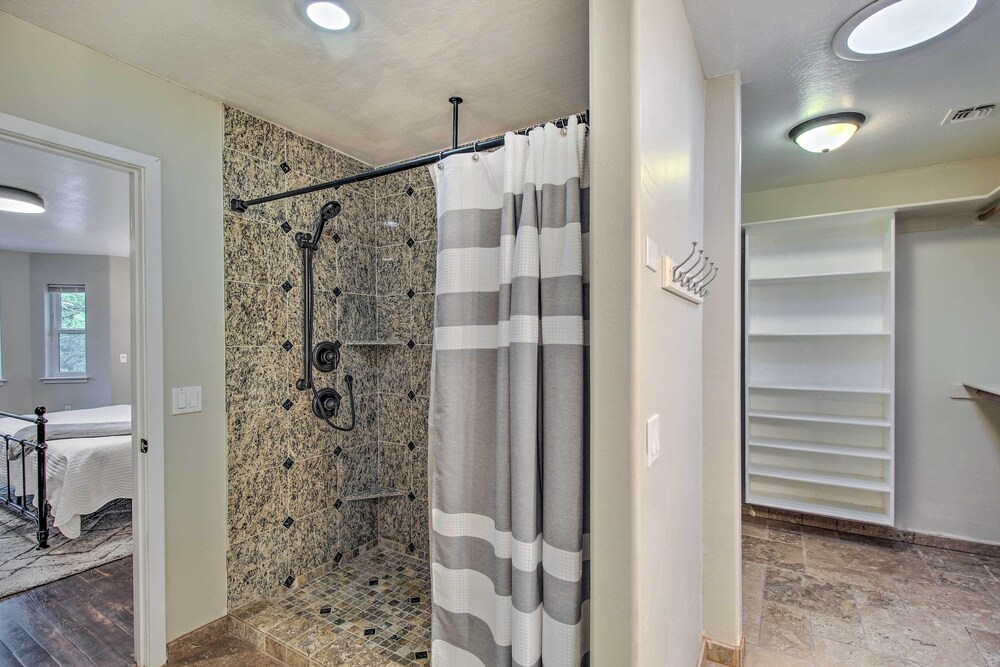 2 Mi to Lake: Marvelous Pinetop Home w/ Fireplaces