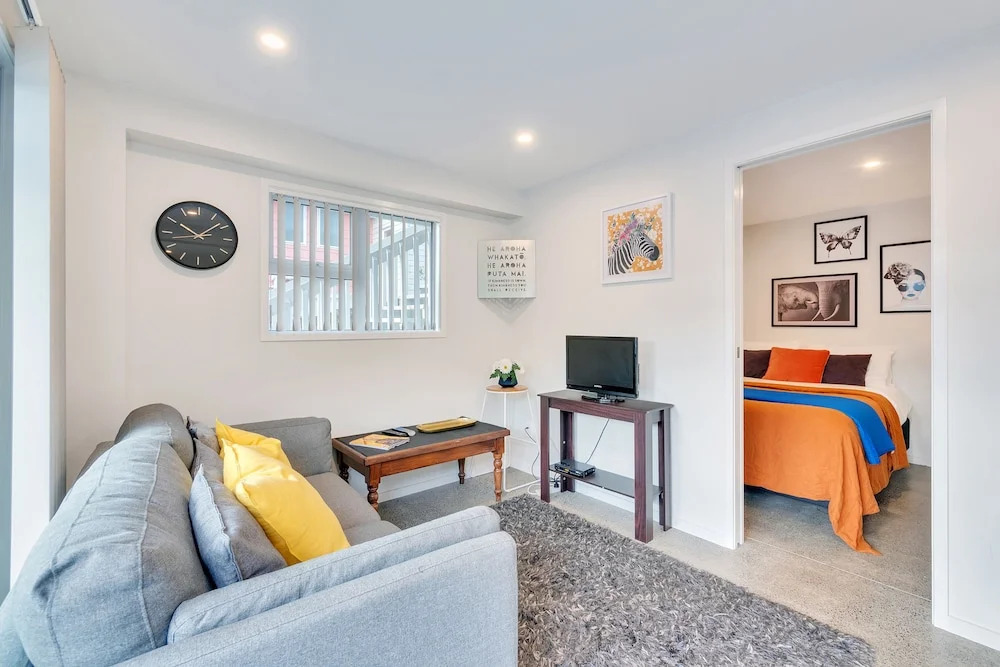 Cute And Modern Unit Free Parking And Wifi