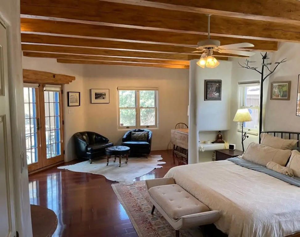 Casa De Gracia - Historic East Side Sanctuary, Perfect for Working From Home
