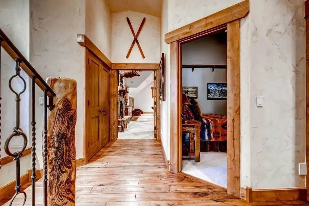 Hatari Lodge - Private Home by RedAwning