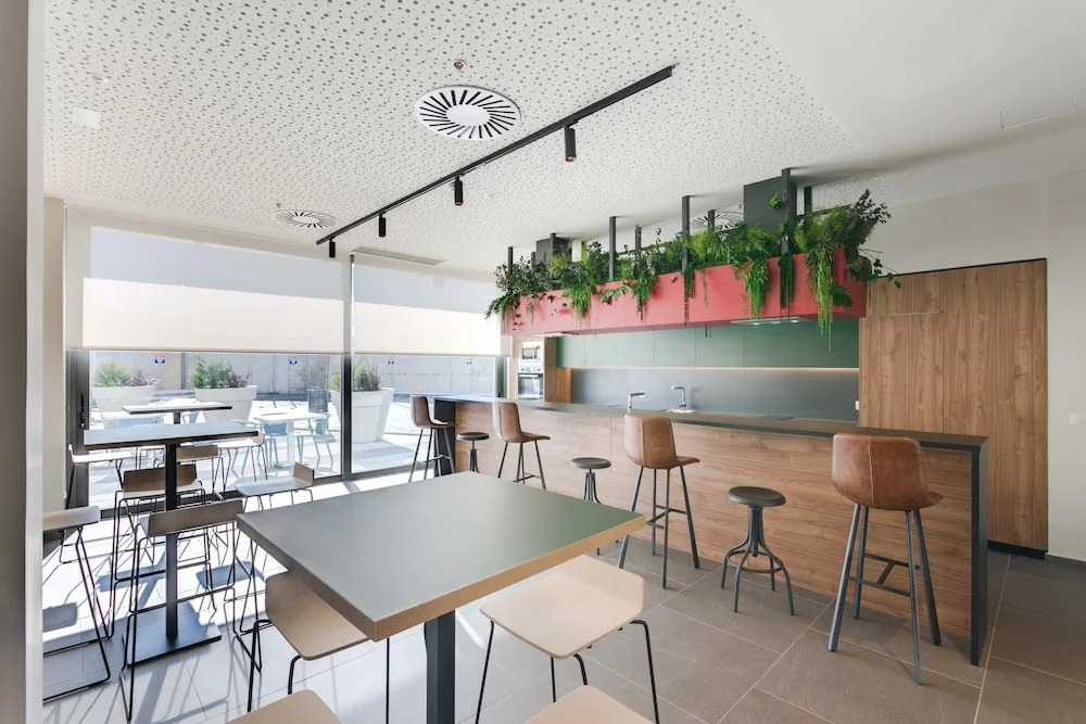 Livensa Living Studios Madrid Alcobendas Parking Free