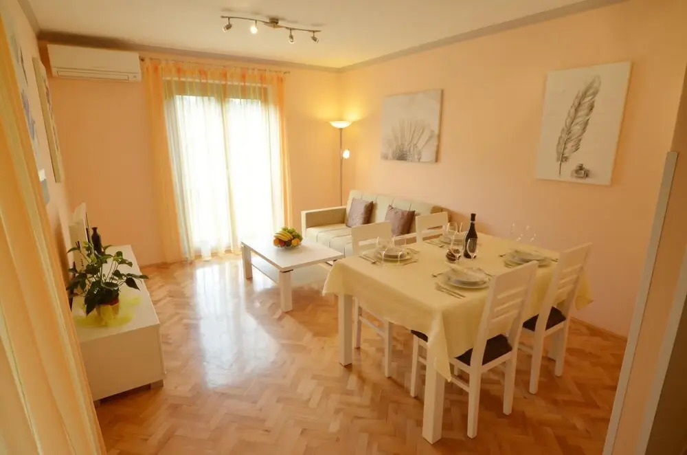 Bernardo in Rovinj With 1 Bedrooms and 1 Bathrooms