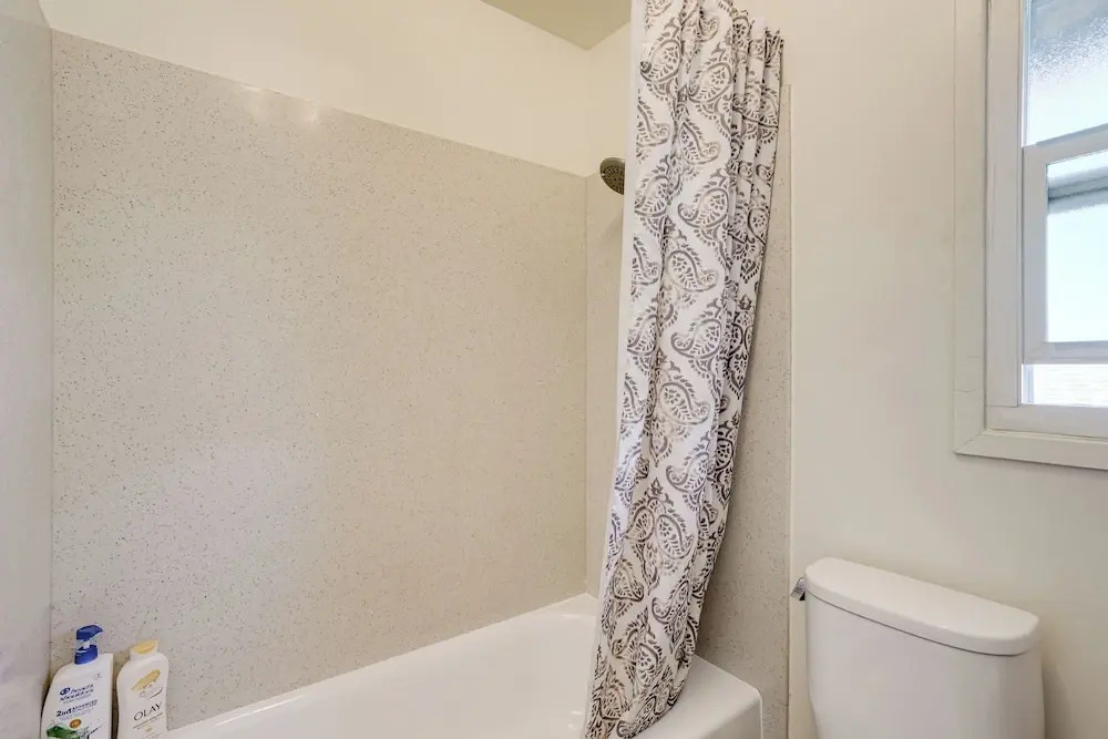Oakland Group Retreat: Historic Home Near Downtown