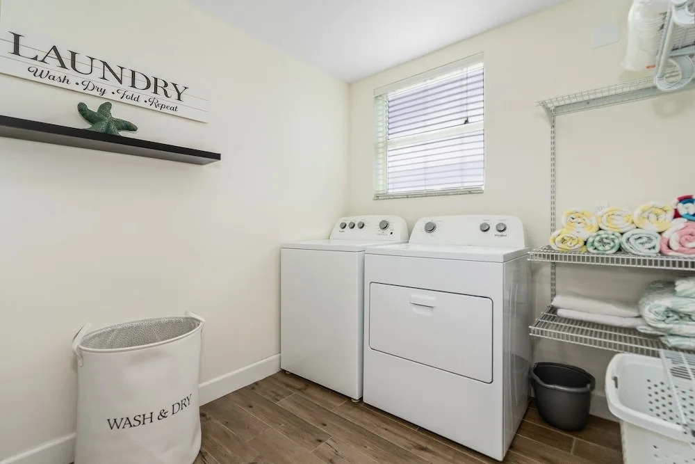 Reel 'em Inn - Oak St 3 Bedroom Home by RedAwning