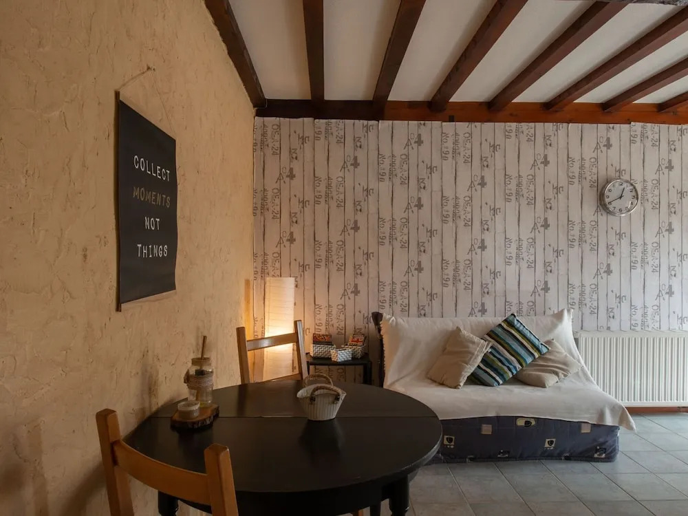 Cosy Holiday Home in Mandeville en Bassin With Garden