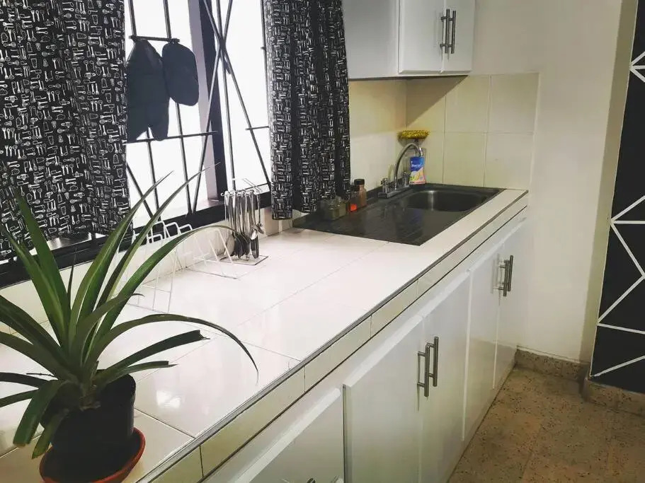 Hermoso apartamento en el centro historico de San Gil, junto a agencias de turismo, restaurantes, Gallineral, transporte, supermercado, panaderia, parking I 2