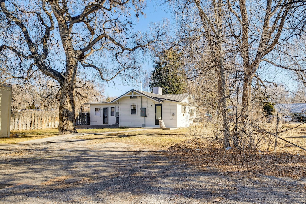 1 Blk to Main St! Crystal Connection Montrose Home
