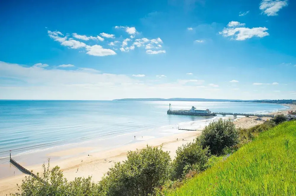 Luxurious, Spacious, Quiet, Near Beaches and Town