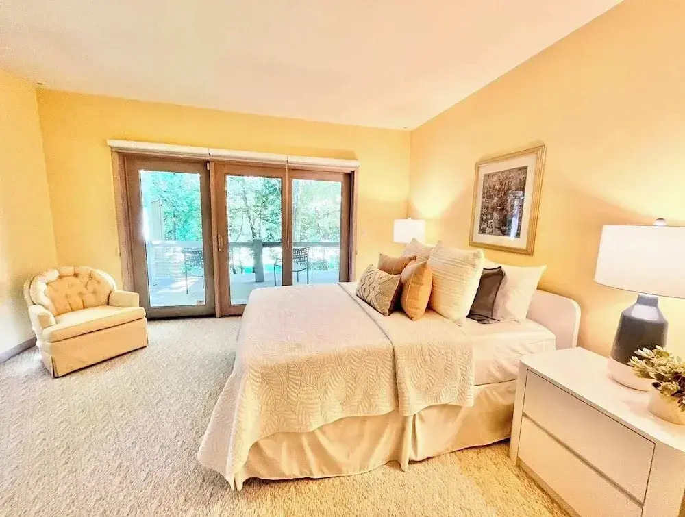 Spacious 4 BDR Home in Desirable Abbey Springs!