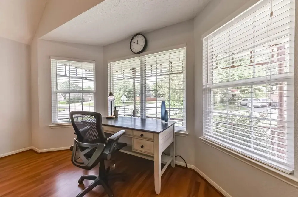 Texas Charm in Houston Westchase, 2 King Bds, Extended Stays, Pet, Chinatown